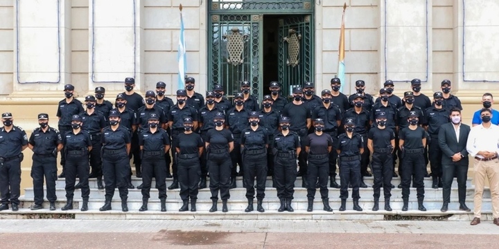 800 policías egresaron del ISP