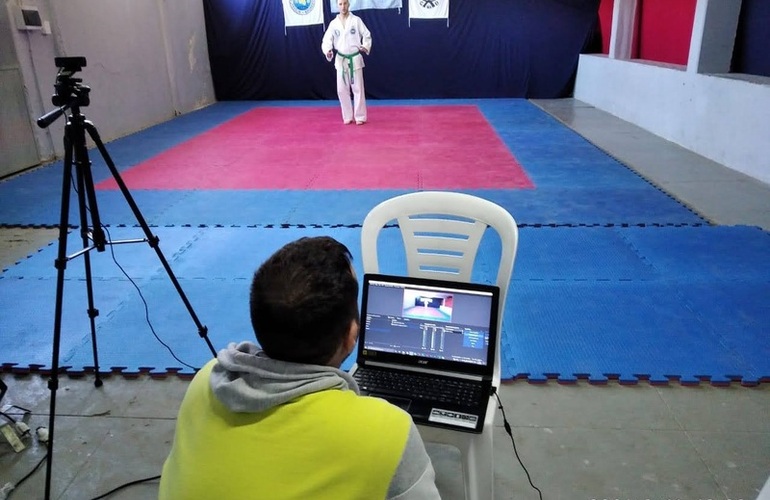 Las imágenes fueron tomadas en el gimnasio de Talleres.