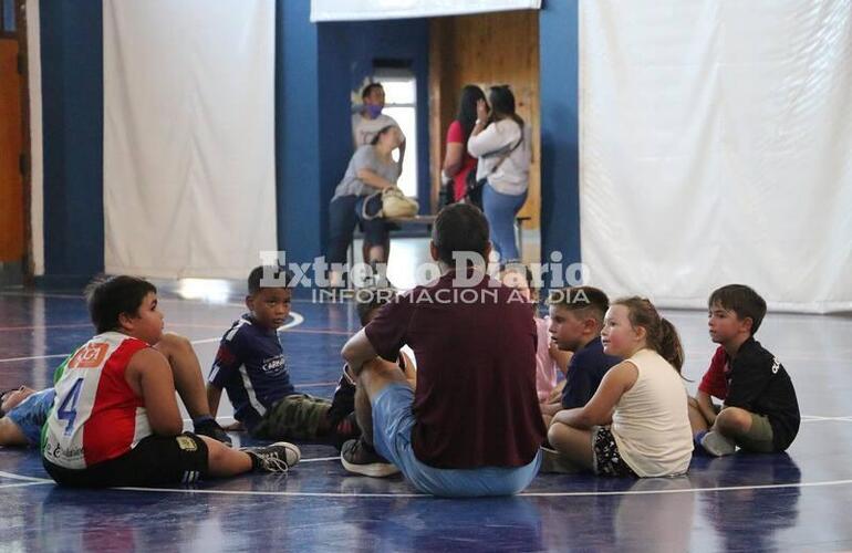 Imagen de El b&aacute;squet infantil de Asac dio sus primeros pasos de la mano de Sebasti&aacute;n Gonzalez de Galdeano