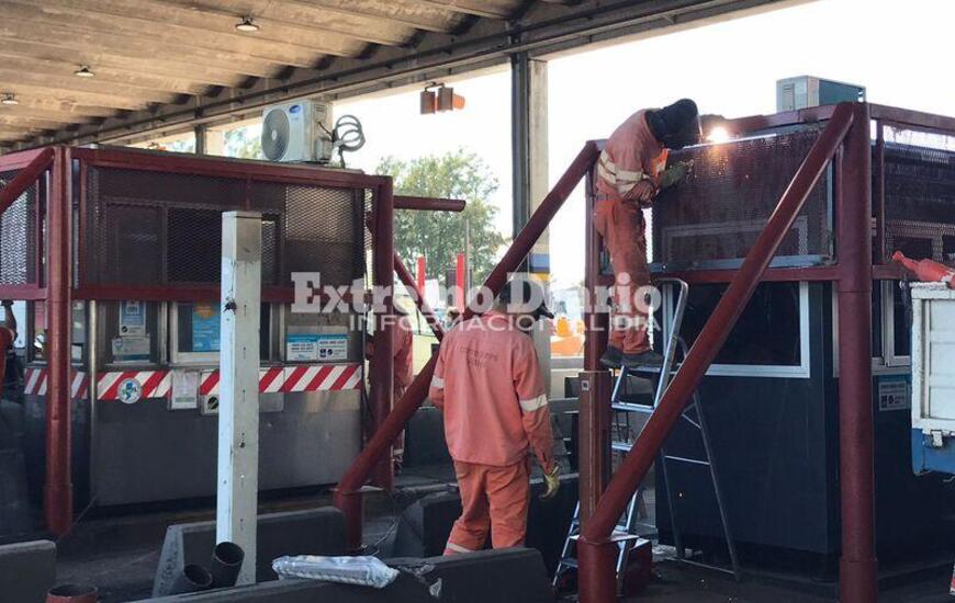 Esta ma&ntilde;ana instalaron nuevas estructuras de contenci&oacute;n