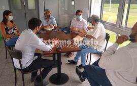 Mossuz junto al presidente comunal fueron recibidos por los titulares de la firma