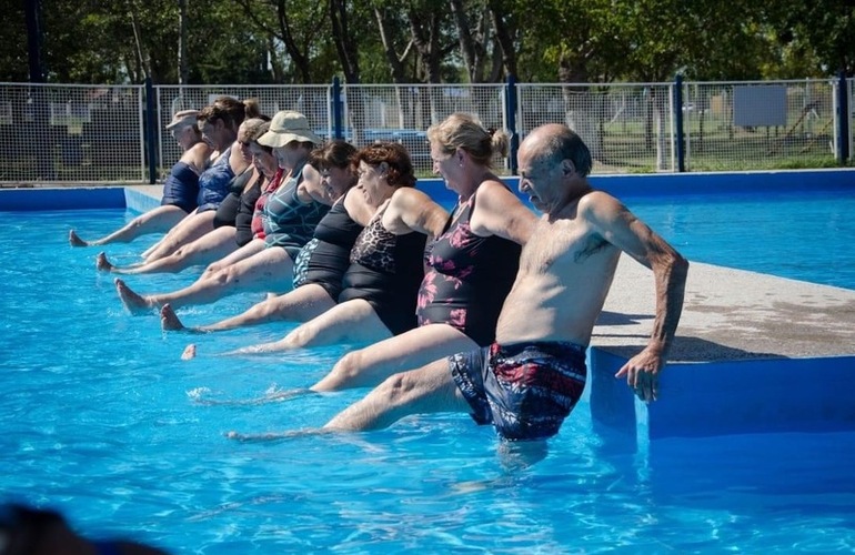 Imagen de Hoy inició la Colonia de vacaciones para Adultos Mayores en el Club Libertad.