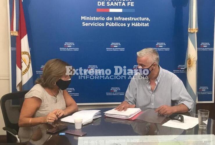 Imagen de Nizar Esper se reunió con la Ministra de Infraestructura y Hábitat, Silvina Frana