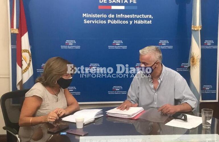 Imagen de Nizar Esper se reunió con la Ministra de Infraestructura y Hábitat, Silvina Frana