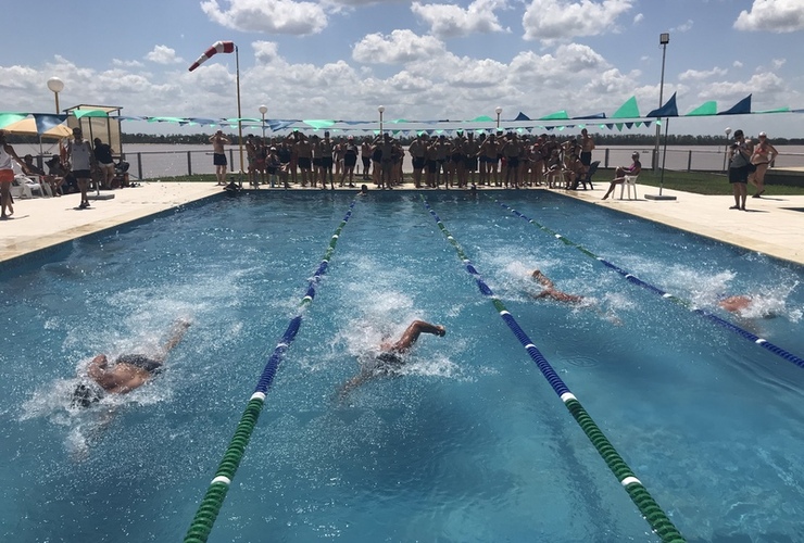 Imagen de Encuentro de natación Interclubes en el Rowing Club.