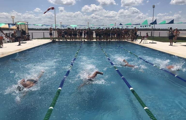 Imagen de Encuentro de natación Interclubes en el Rowing Club.