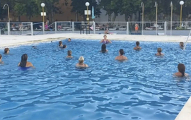 Imagen de Iniciaron las clases de AquaGym en el Rowing Club.