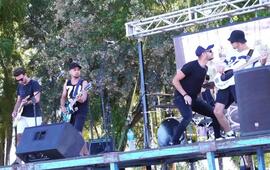 Derecho Viejo. El cr&eacute;dito del rock local form&oacute; parte de la jornada.