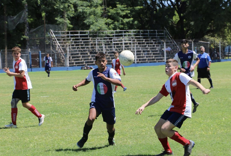 Imagen de Triangular de fútbol en A.S.A.C. en infantiles y juveniles entre Athletic, Unión y M. Moreno.