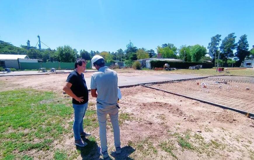 El presidente comunal Esteban Ferri visit&oacute; el inicio de obra.