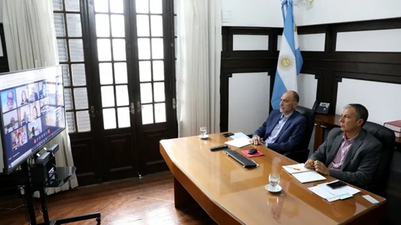 El ministro Pusineri escuch&oacute; a los docentes durante un encuentro virtual.