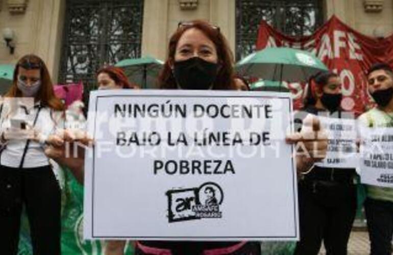 Imagen de La provincia postergó la paritaria docente hasta que finalicen los paros y el gremio mostró su malestar