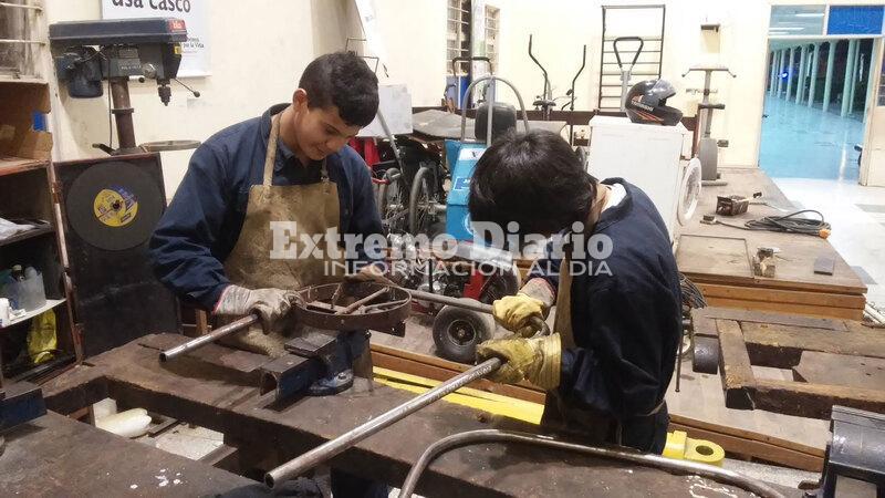 Imagen de Se abri&oacute; la inscripci&oacute;n al "FinesTec", el programa de Escuelas T&eacute;cnicas para terminar el secundario
