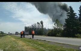 Imagen de Incendio en f&aacute;brica de solventes
