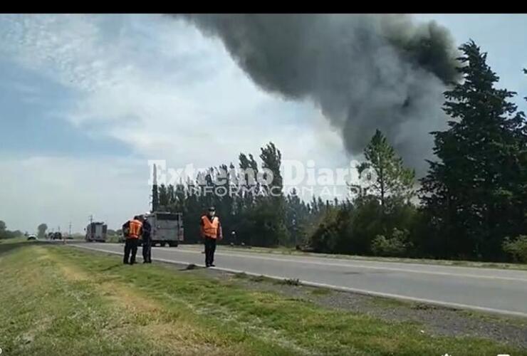 Imagen de Incendio en fábrica de solventes