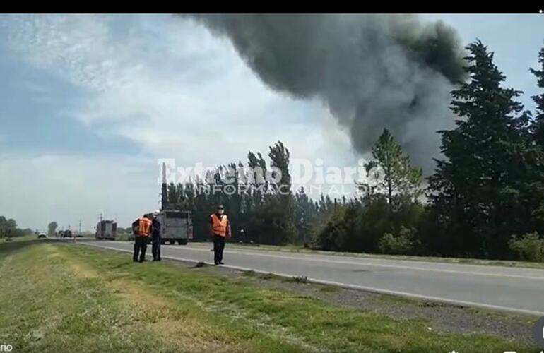 Imagen de Incendio en fábrica de solventes