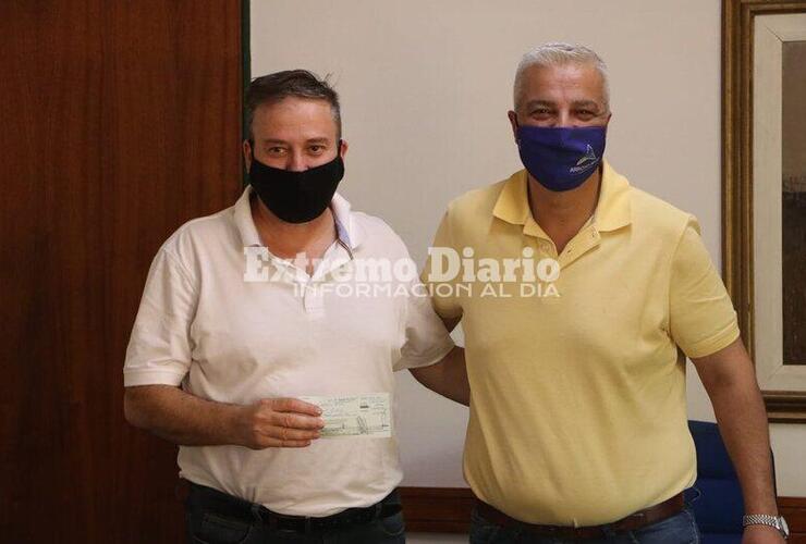 Imagen de La Municipalidad entreg&oacute; $4.800.000 a escuelas p&uacute;blicas de la ciudad