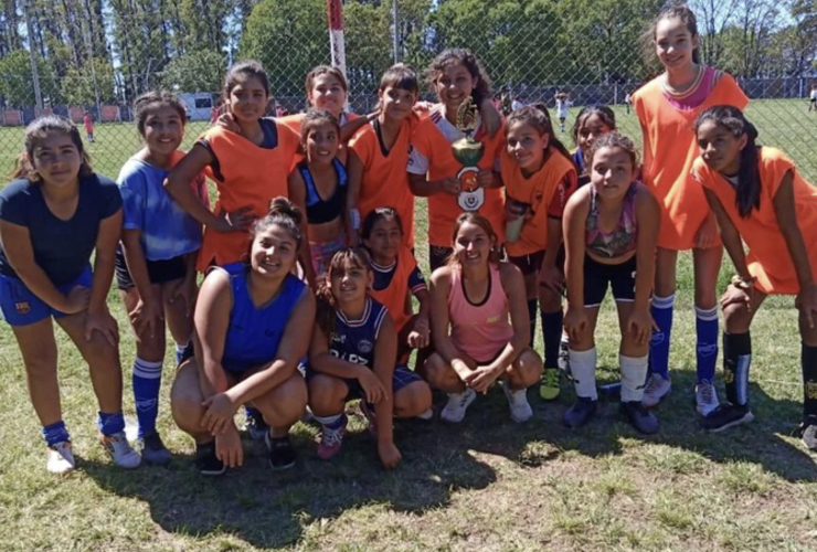 Imagen de El fútbol femenino infantil y juvenil de Libertad, disputó jornada amistosa con equipos zonales.