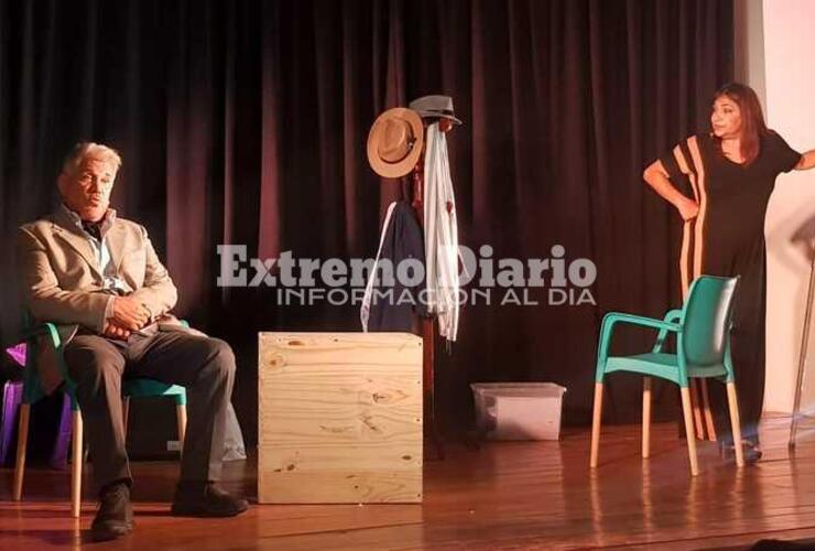 Arnaldo Andr&eacute; y Claribel Medina en la Sala Francisco Porreca