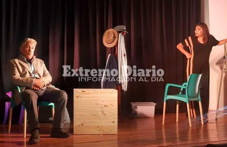 Arnaldo Andr&eacute; y Claribel Medina en la Sala Francisco Porreca