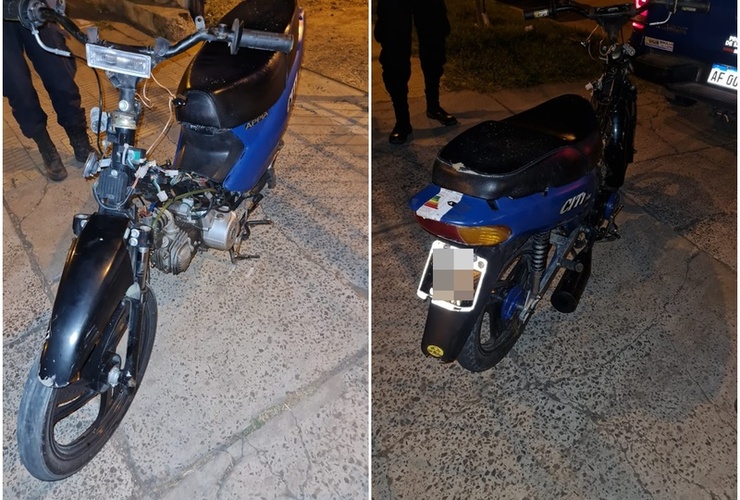 La moto quedó tirada en la calzada.