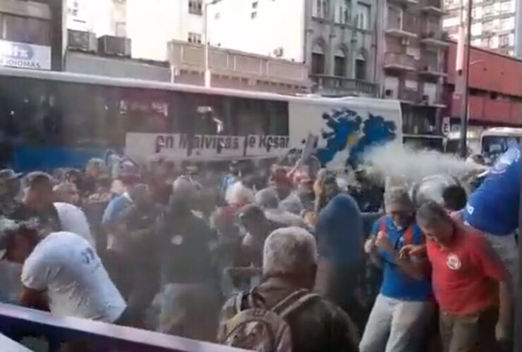El 16 de marzo veteranos fueron reprimidos por la polic&iacute;a frente a PAMI
