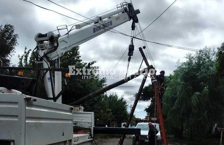 Personal de la EPE  repone postes ca&iacute;dos