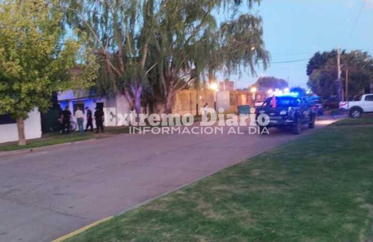 Imagen de Garibaldi e Irigoyen: Un joven en las alturas en presunto intento de suicidio