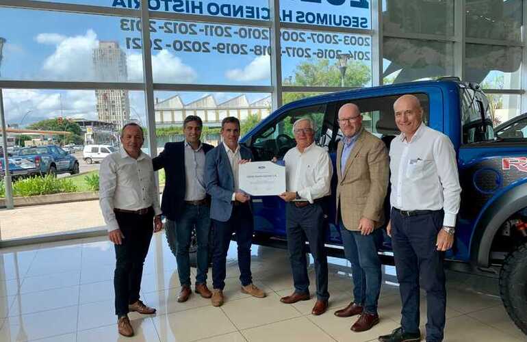 Imagen de El Presidente de Ford Argentina y CEO de Ford Latinoamérica visitaron Giorgi Automotores