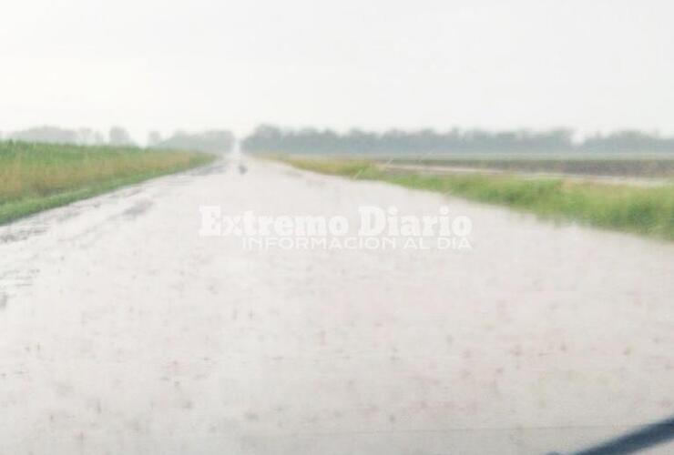 Casualmente hoy y dado el temporal de agua, vecinos enviaron fotos reclamando sobre el estado del camino.