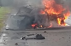 El auto que se despistó terminó incenciado. (laopinionsemanario.com)