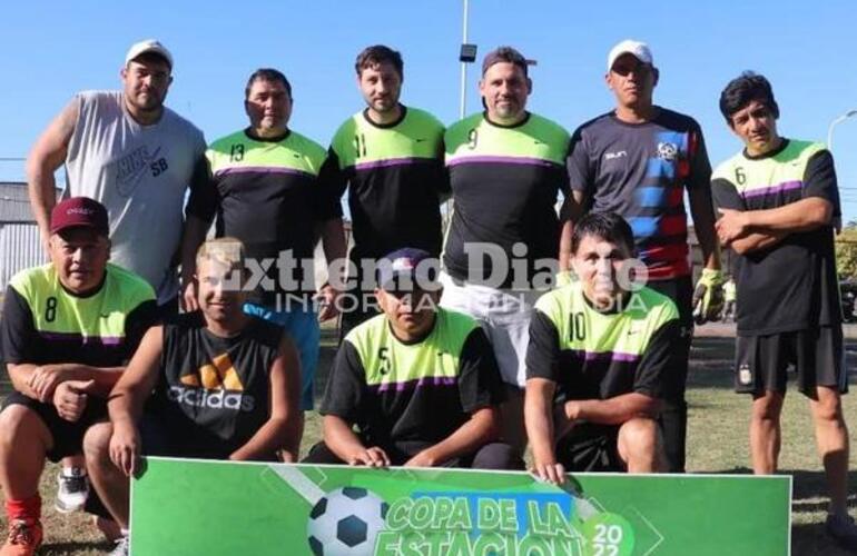 Imagen de Con el torneo "Malvinas 40 años", se inauguró la cancha "La Estación" en Fighiera