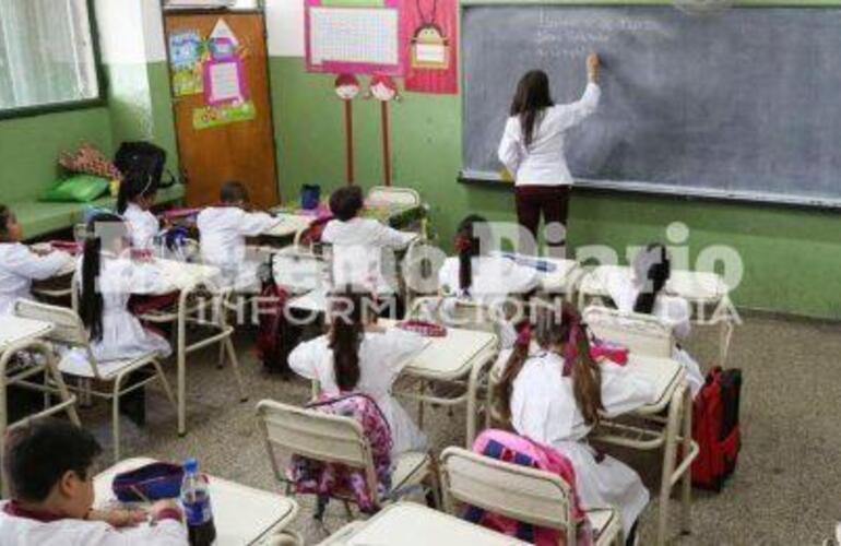 Imagen de Eval&uacute;an sumar una hora m&aacute;s de clases en las escuelas primarias de todo el pa&iacute;s