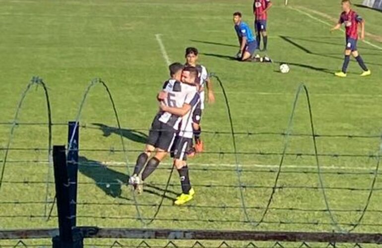Imagen de El Panza goleó 5 a 0 a San Lorenzo por la Fecha 5 de la Liga Regional del Sud