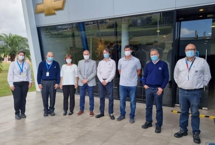 Imagen de Pighin y autoridades comunales visitaron General Motors