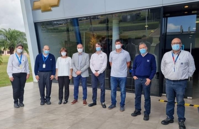 Imagen de Pighin y autoridades comunales visitaron General Motors