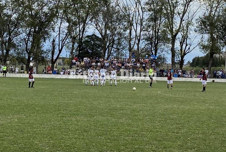 Imagen de Central Argentino se qued&oacute; con el Cl&aacute;sico de Fighiera, tras golear 5 a 1 a Figherense