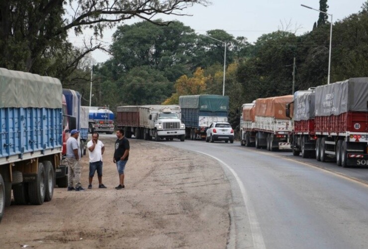 Los transportistas también protestan por la inseguridad en las inmediaciones portuarias.
