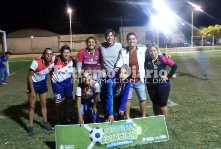 Imagen de Jornada de fútbol femenino organizada por la Secretaría de Deportes de la Comuna de Fighiera