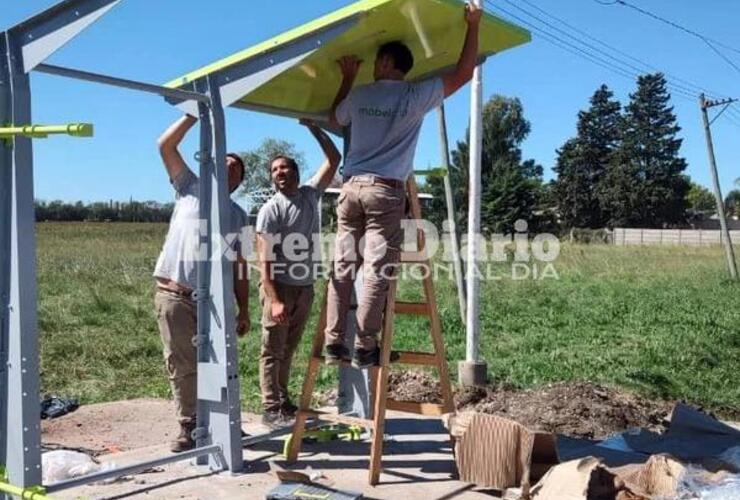 Imagen de Colocaci&oacute;n de nuevas garitas sobre ruta 21 en Fighiera