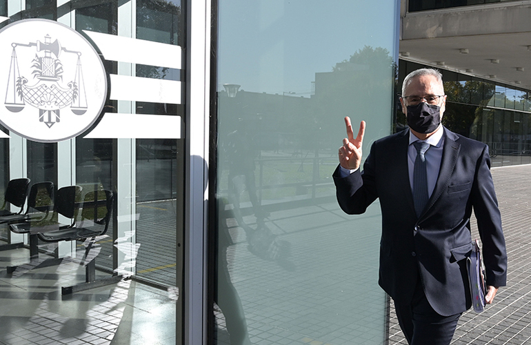 Imagen de Imputan el martes al ex ministro Sain por licitación trunca para la compra de armas