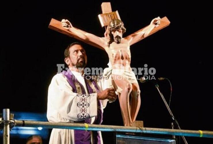 Imagen de El Vía Crucis del Padre Ignacio volvió con una multitudinaria demostración de fe