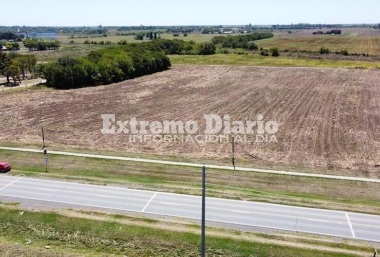 Ruta 21 e ingreso al cementerio. Las tierras que Francisco I dej&oacute; en concepto de Reserva Fiscal
