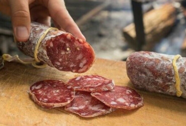 Las personas se contagian "de modo accidental, por la ingestión de carne o derivados". Las personas se contagian "de modo accidental, por la ingestión de carne o derivados".