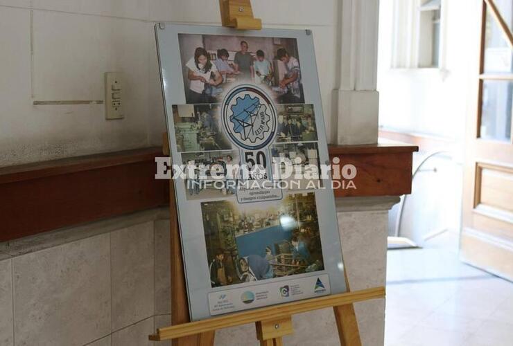 Imagen de Comenzó la muestra itinerante por el 50° aniversario de la Escuela Técnica N°450