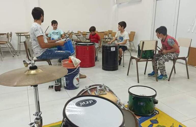 A&uacute;n hay algunos cupos: www.cglagos.gob.ar/cursos