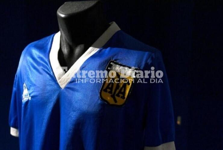 Imagen de Ofrecieron 5,22 millones de dólares por la camiseta de Maradona