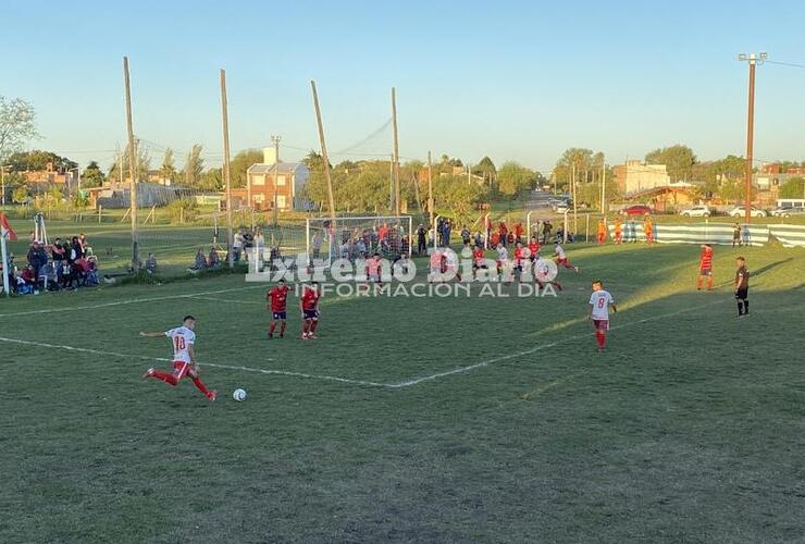 Imagen de Talleres perdió 2 a 1 contra Juventud Unida en Pueblo Esther