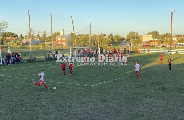 Imagen de Talleres perdi&oacute; 2 a 1 contra Juventud Unida en Pueblo Esther