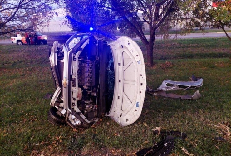 Así quedó el vehículo que se despistó (Rosario3)